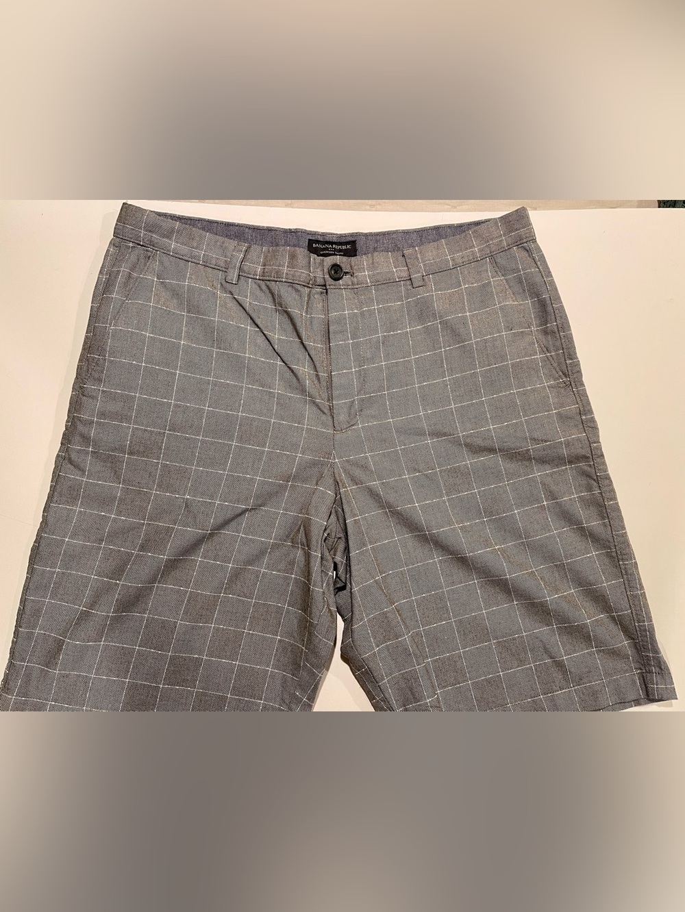 Banana Republic Men’s Black and White Windowpane shorts size 36